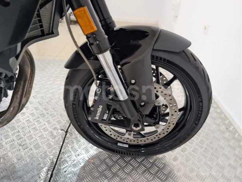 BMW F 900 XR - Vista 25