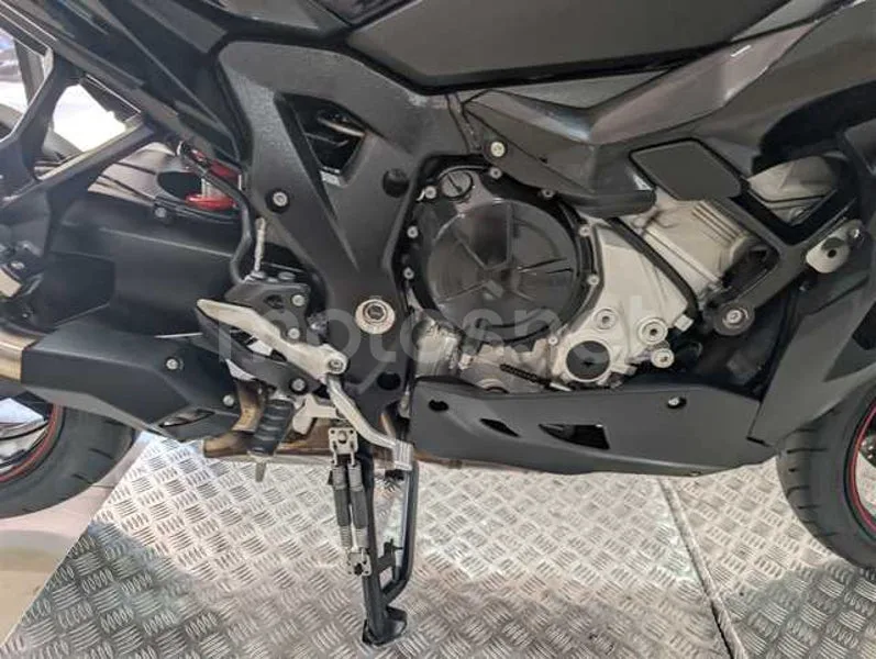 BMW S 1000 XR - Vista 21
