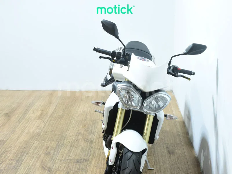 Triumph Speed Triple - Vista 11