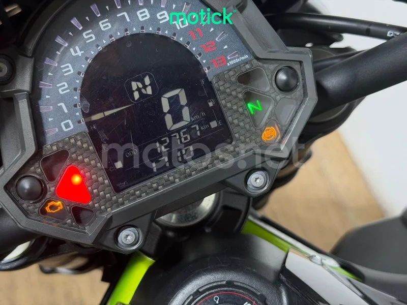 Kawasaki Z900 - Vista 5