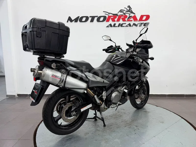 Suzuki V-Strom 1000 - Vista 3