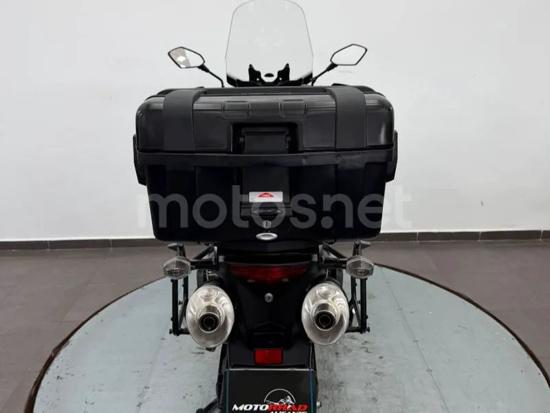 Suzuki V-Strom 1000 - Vista 4