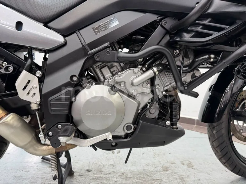 Suzuki V-Strom 1000 - Vista 7