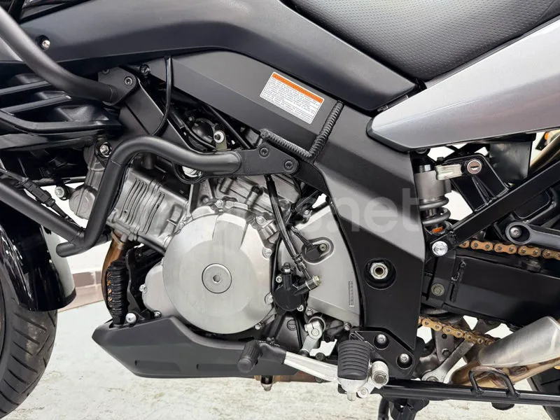 Suzuki V-Strom 1000 - Vista 10