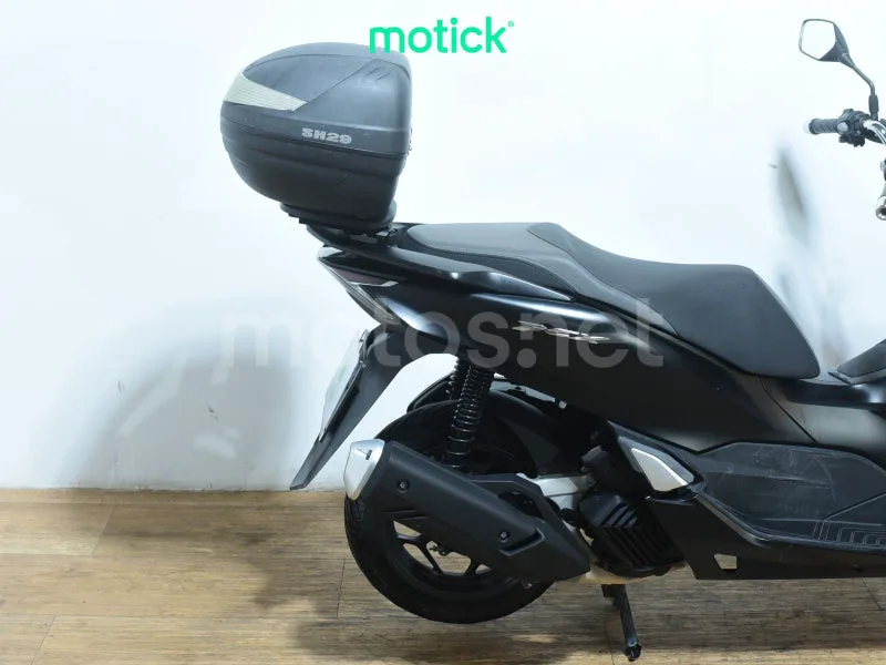 Honda PCX125 - Vista 3