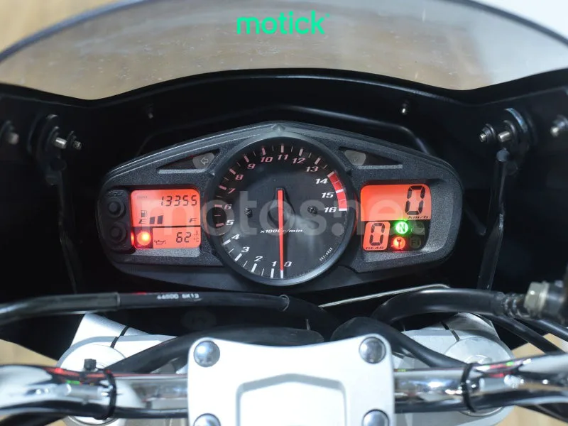 Suzuki GSR600 - Vista 5