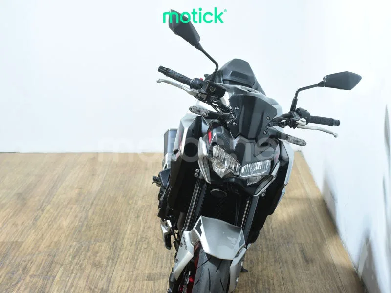 Kawasaki Z900 - Vista 11