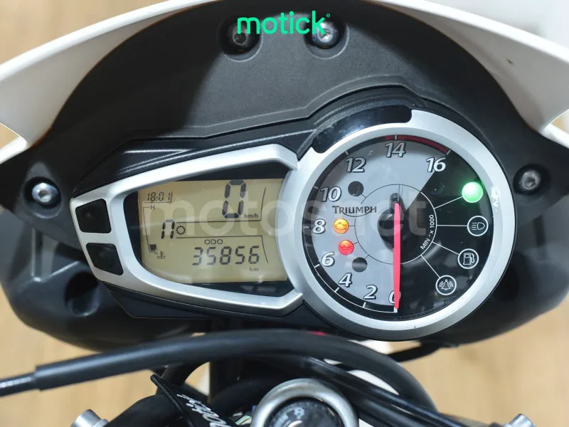 Triumph Street Triple - Vista 5