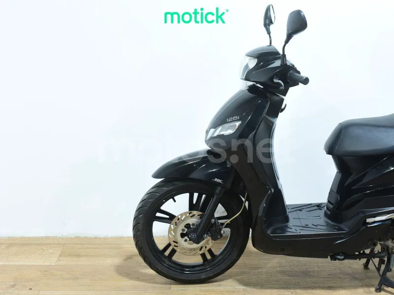Peugeot Tweet 125 - Vista 8