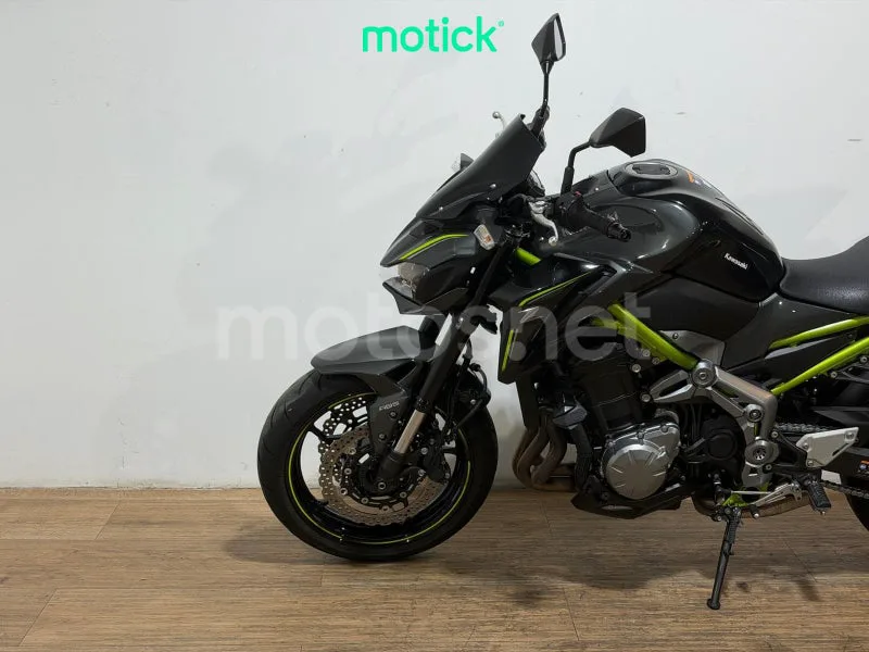 Kawasaki Z900 - Vista 8
