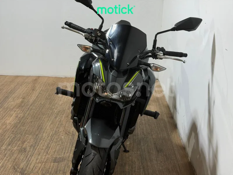 Kawasaki Z900 - Vista 11