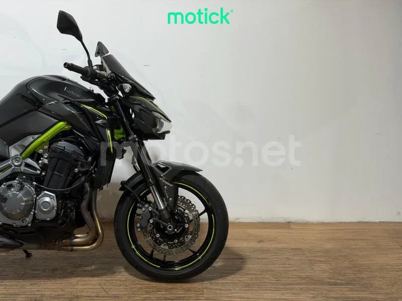 Kawasaki Z900 - Vista 4