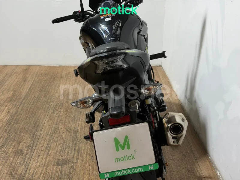 Kawasaki Z900 - Vista 6