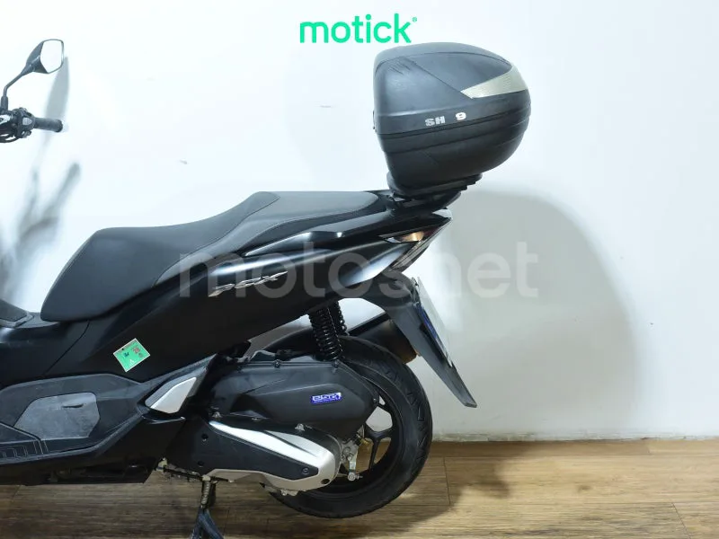 Honda PCX125 - Vista 9