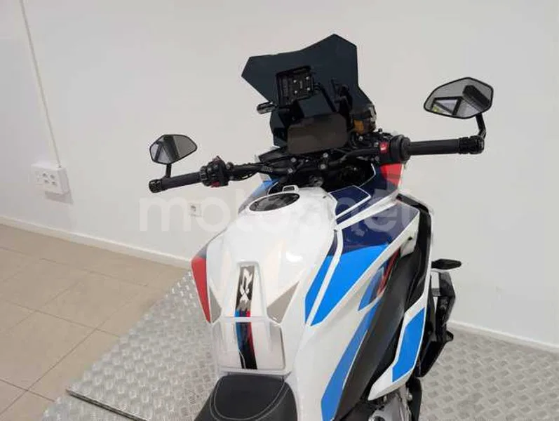 BMW M 1000 XR - Vista 12