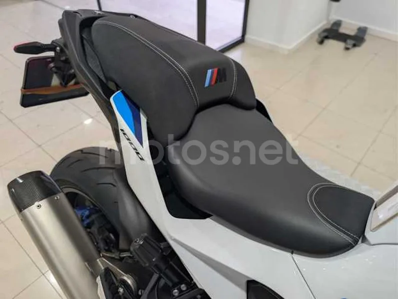 BMW M 1000 XR - Vista 17