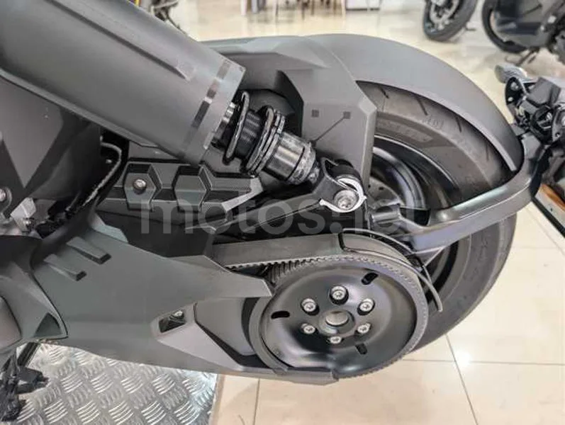 BMW CE 04 - Vista 21