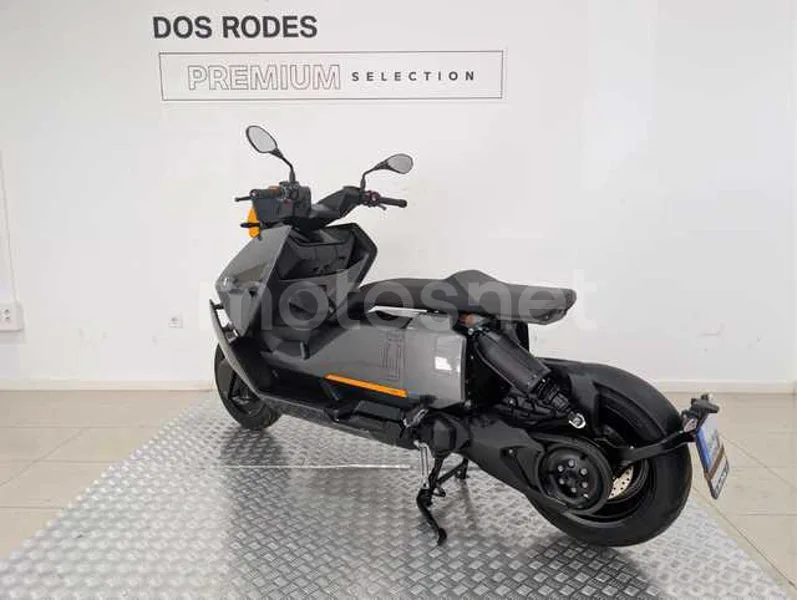 BMW CE 04 - Vista 8