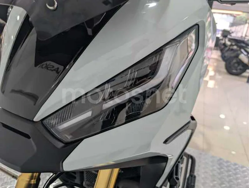Honda X-ADV - Vista 16