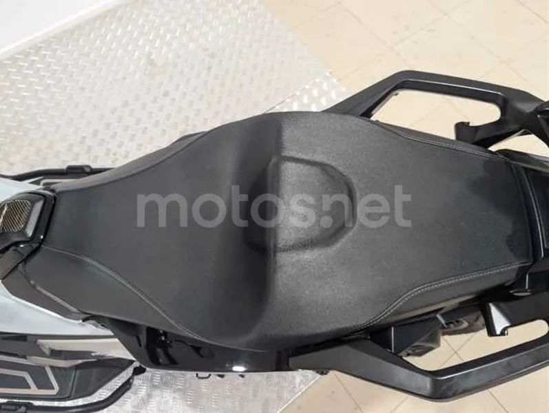 Honda X-ADV - Vista 18