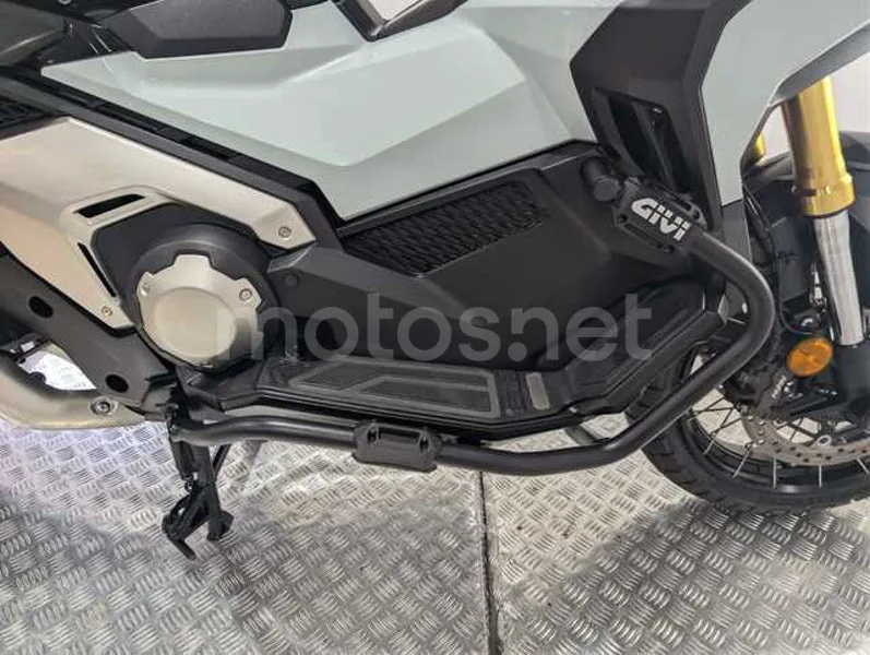 Honda X-ADV - Vista 21