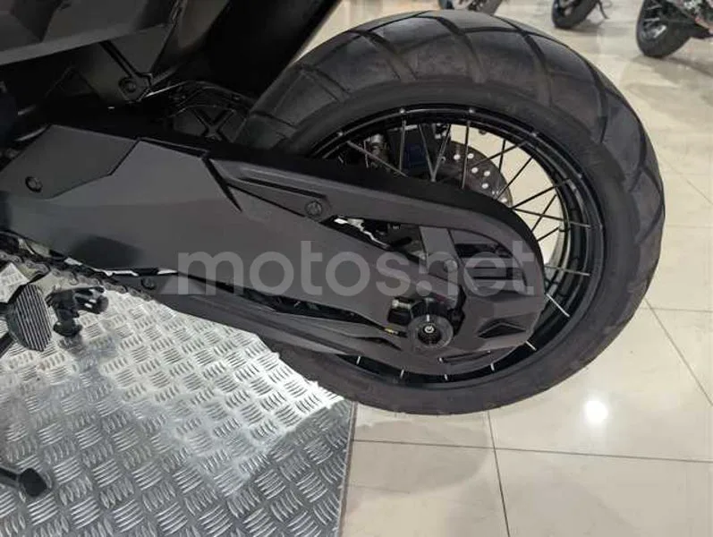 Honda X-ADV - Vista 25