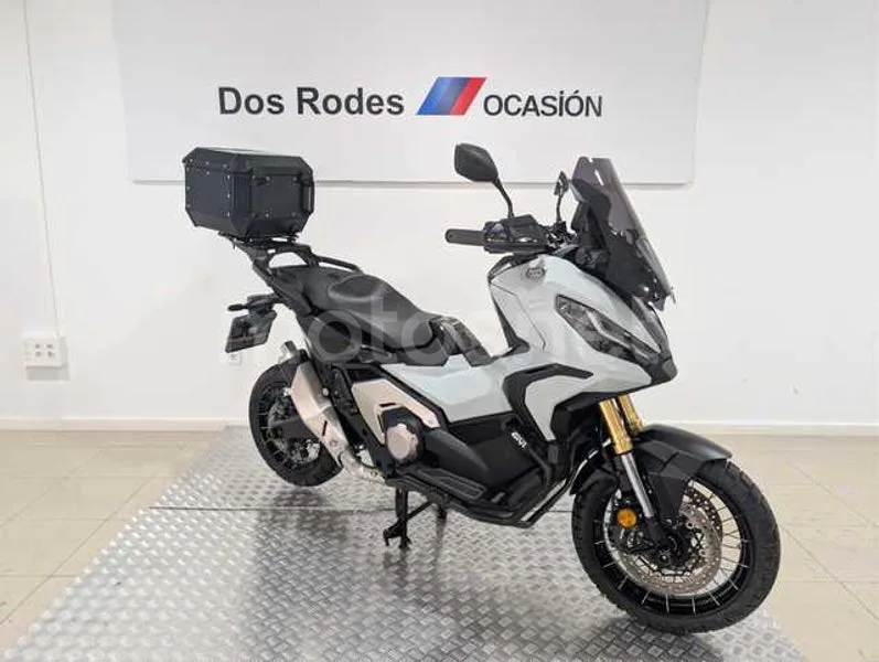 Honda X-ADV - Vista 4