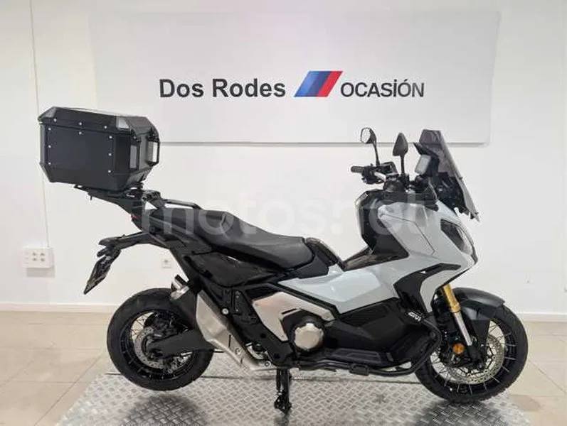Honda X-ADV - Vista 5