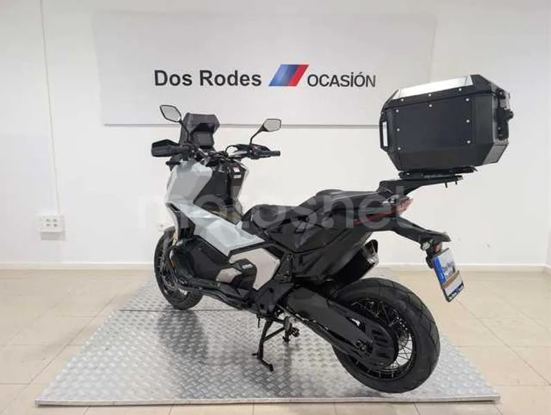 Honda X-ADV - Vista 9