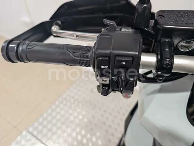 Honda X-ADV - Vista 10