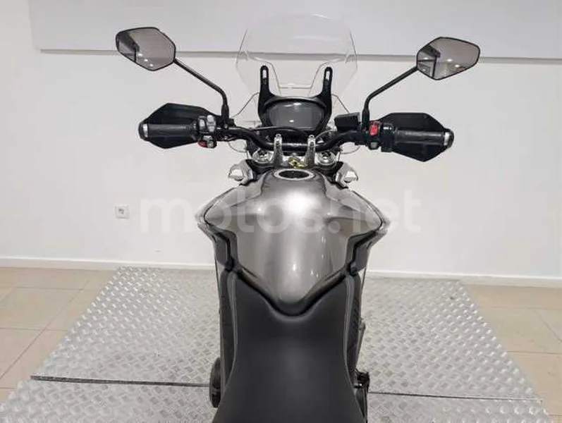 Triumph Tiger 800 XR - Vista 13
