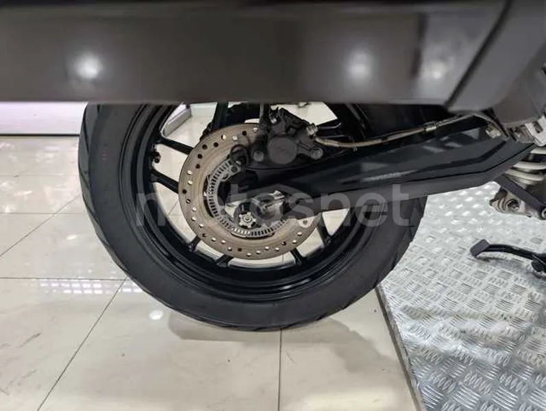 Triumph Tiger 800 XR - Vista 24