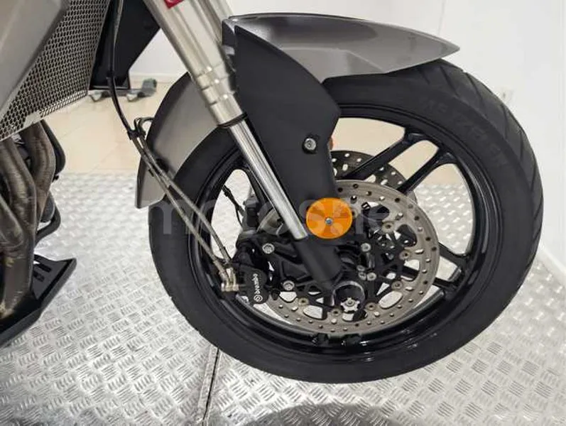 Triumph Tiger 800 - Vista 23