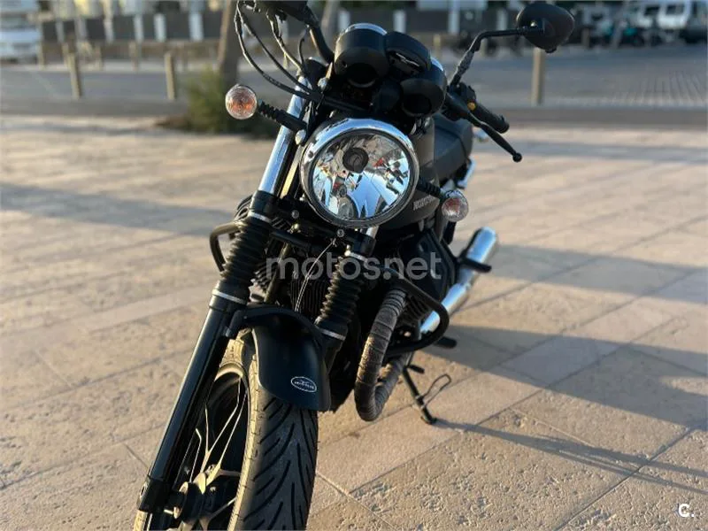 Moto Guzzi V7 II - Vista 4
