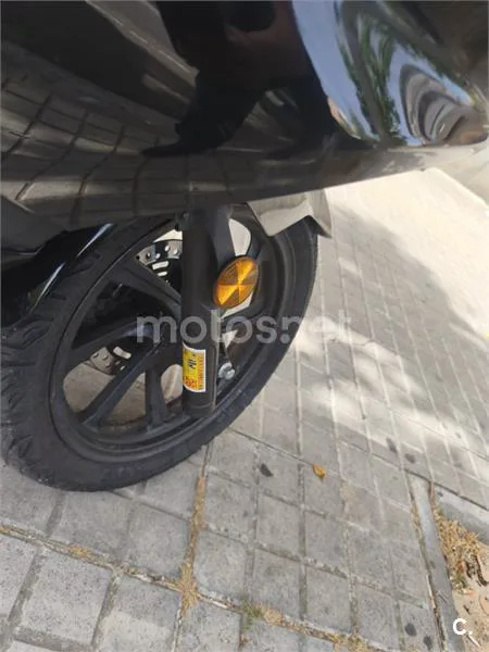 Honda PCX125 - Vista 3
