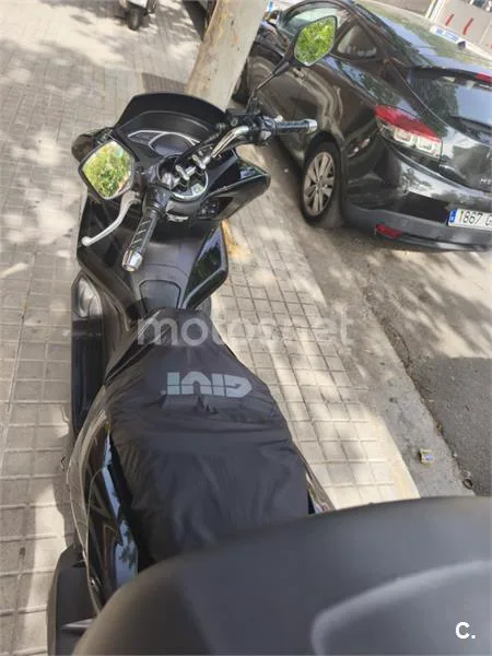 Honda PCX125 - Vista 6