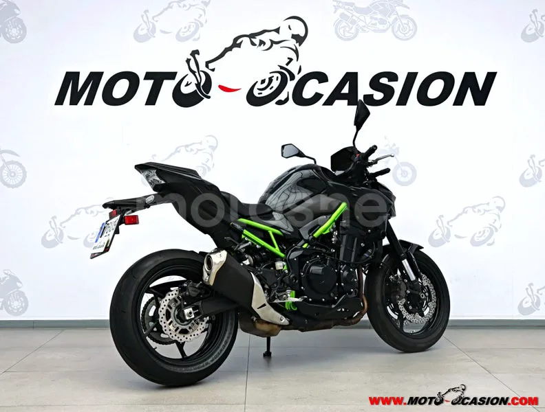 Kawasaki Z900 - Vista 3