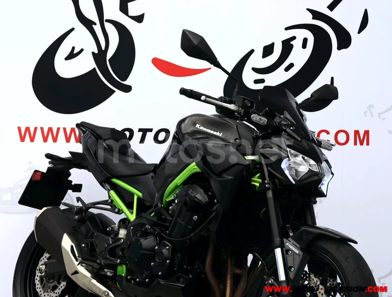 Kawasaki Z900 - Vista 4