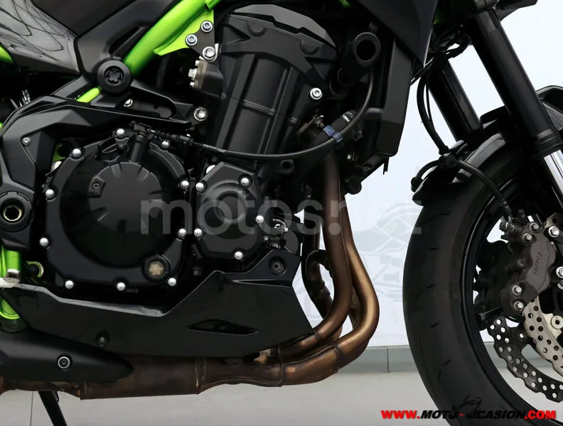 Kawasaki Z900 - Vista 5