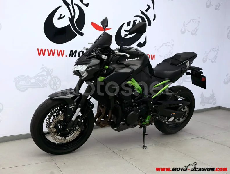 Kawasaki Z900 - Vista 8