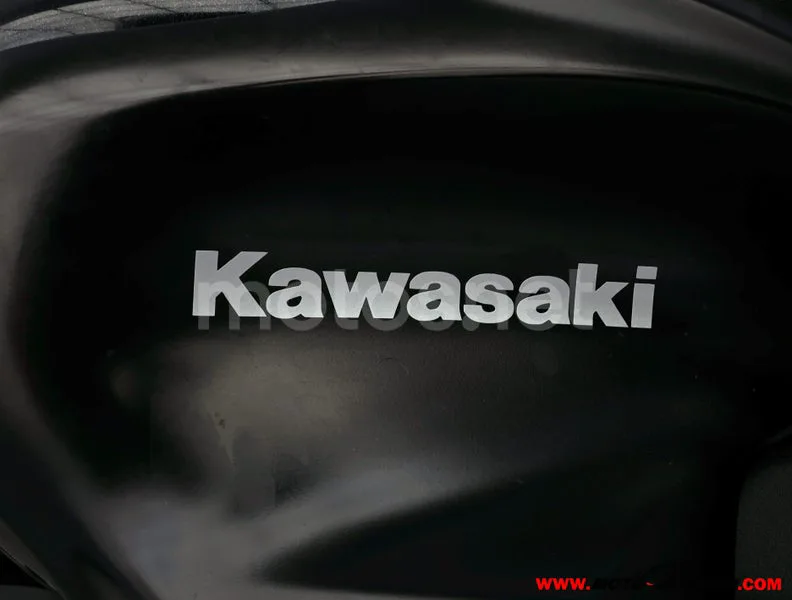 Kawasaki Z900 - Vista 9
