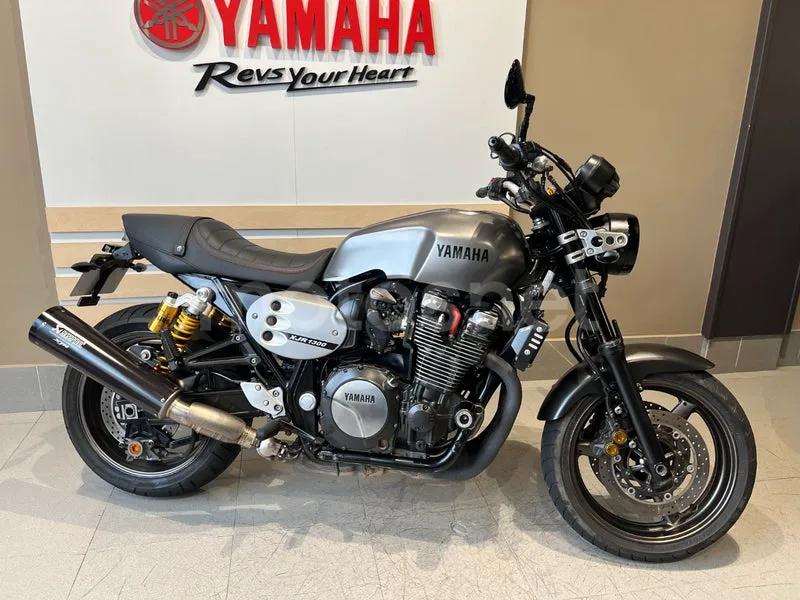 Yamaha XJR1300 - Vista 5