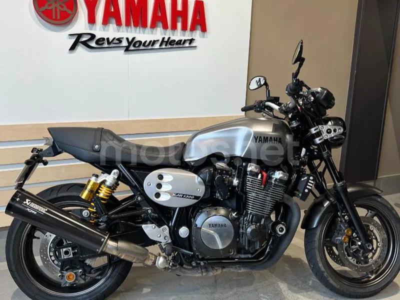 Yamaha XJR1300 - Vista 8