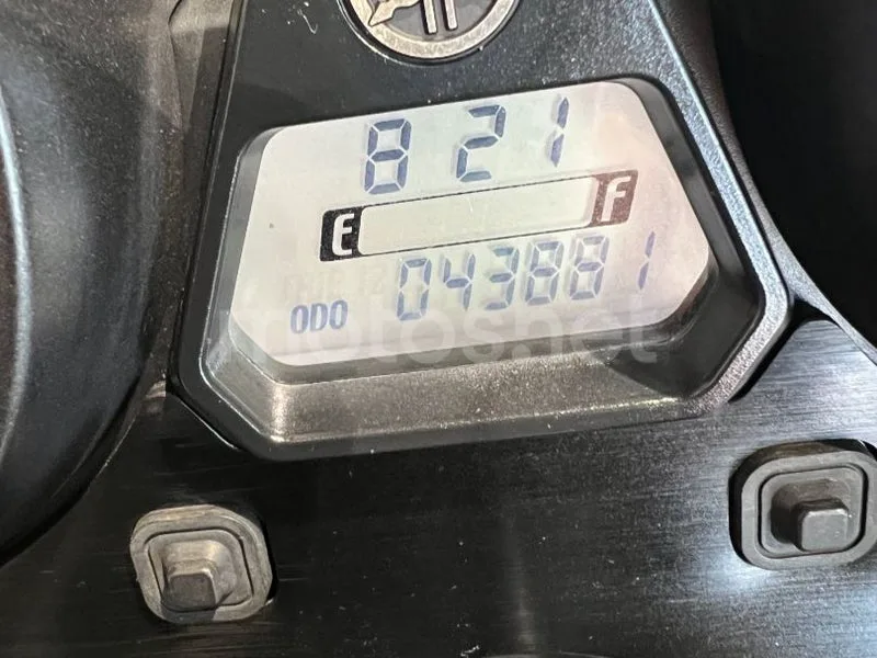 Yamaha XJR1300 - Vista 9