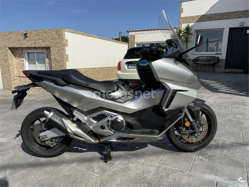Honda Forza 750 - Vista 7