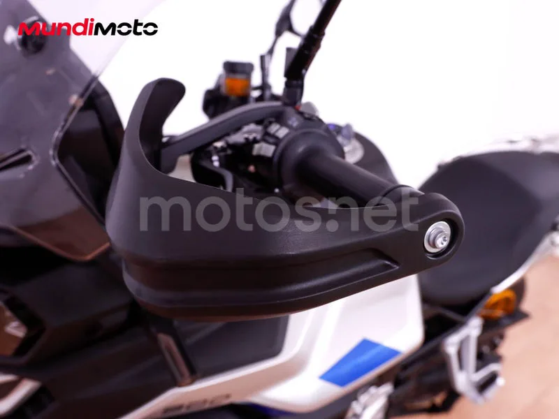 Voge 900DSX - Vista 15