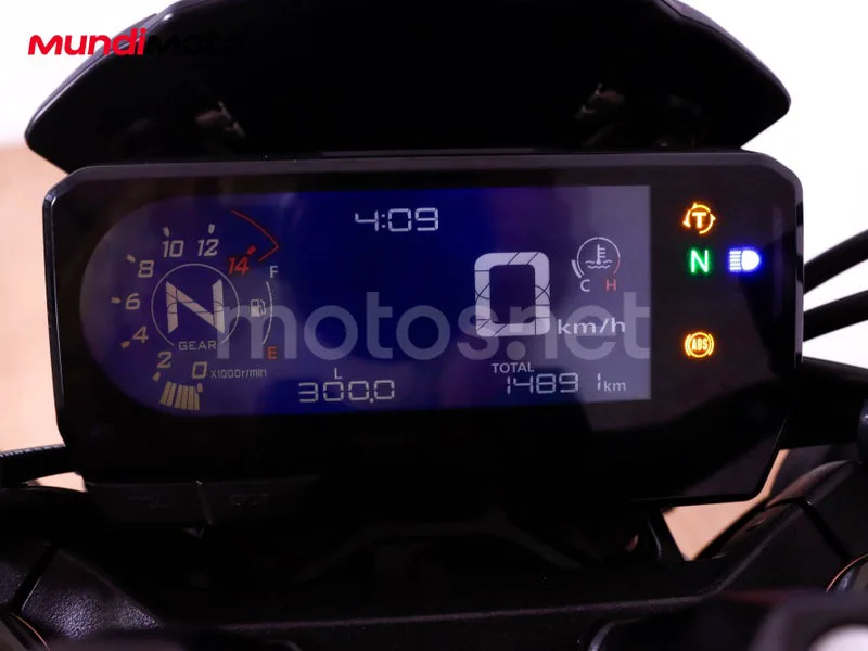 Honda CB650R - Vista 12