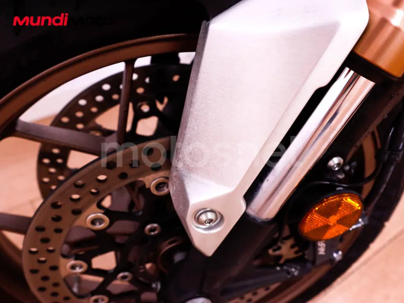 Honda CB650R - Vista 16