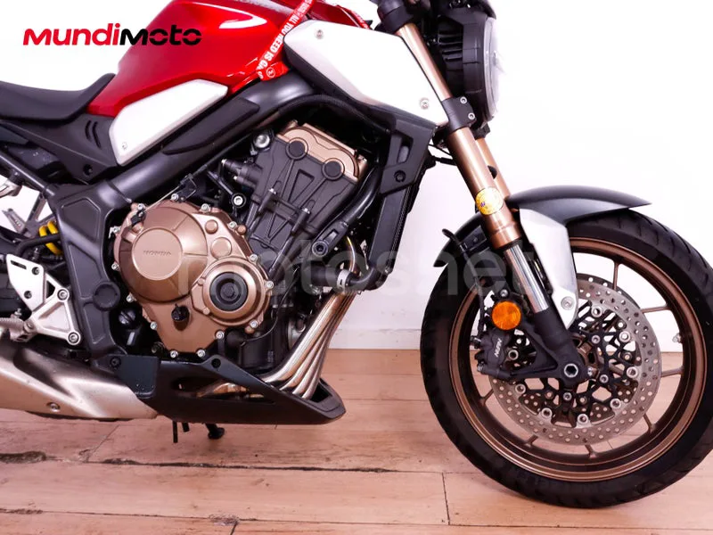 Honda CB650R - Vista 18