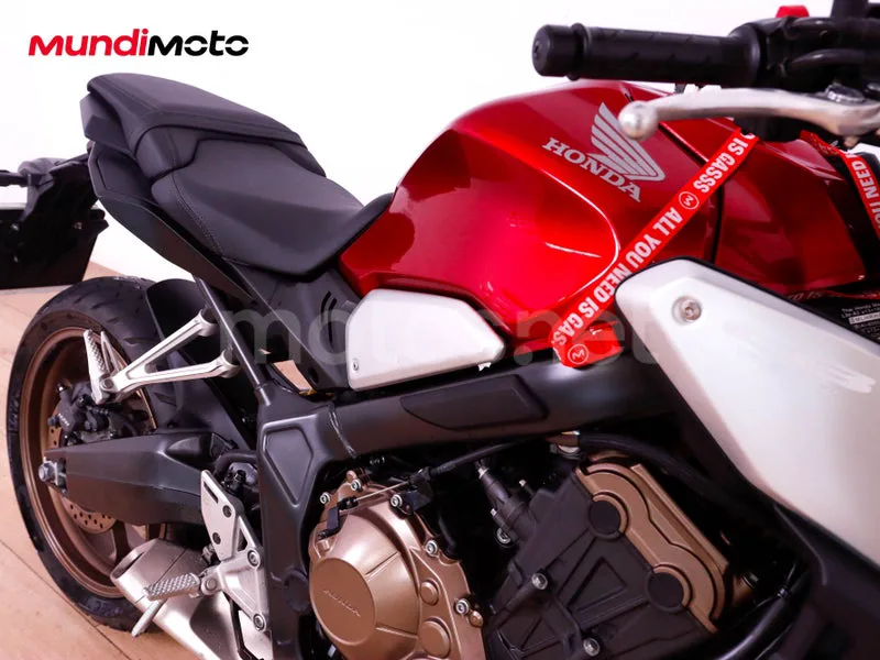 Honda CB650R - Vista 19